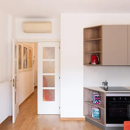 Elegant One Bedroom Bocconi Apartman